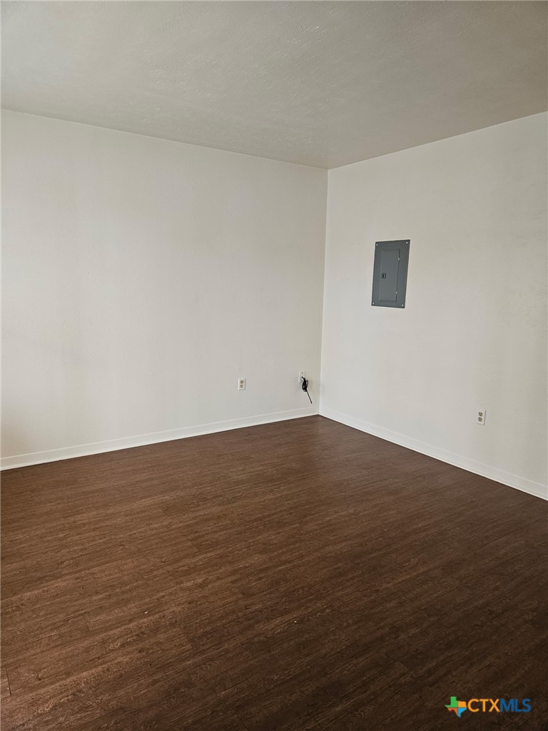 102 E Avenue A 6 Property Photo 6