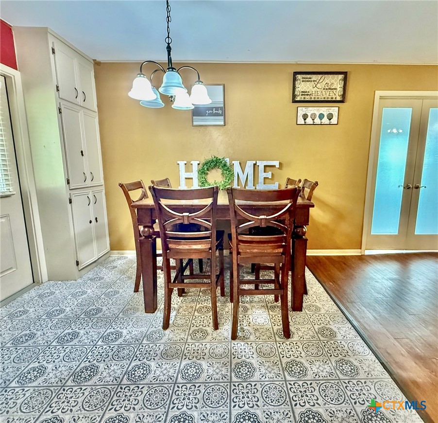 203 W Koether Street Property Photo 12