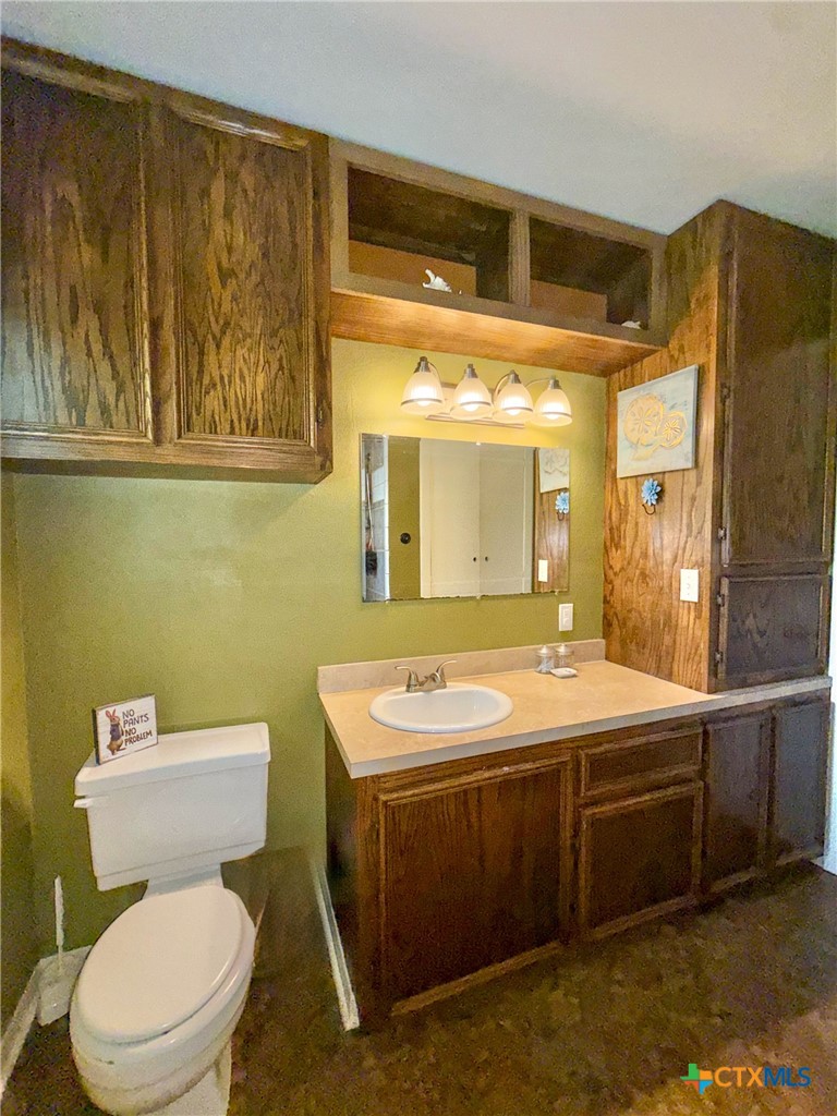 203 W Koether Street Property Photo 28