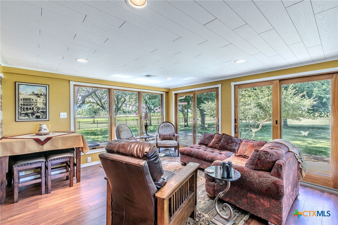 10941 Moffat Road Property Photo 12