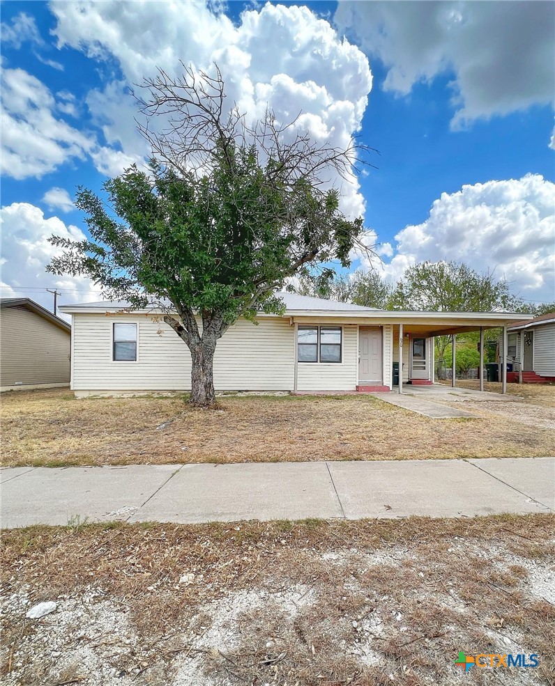 620 W Avenue B Property Photo 1