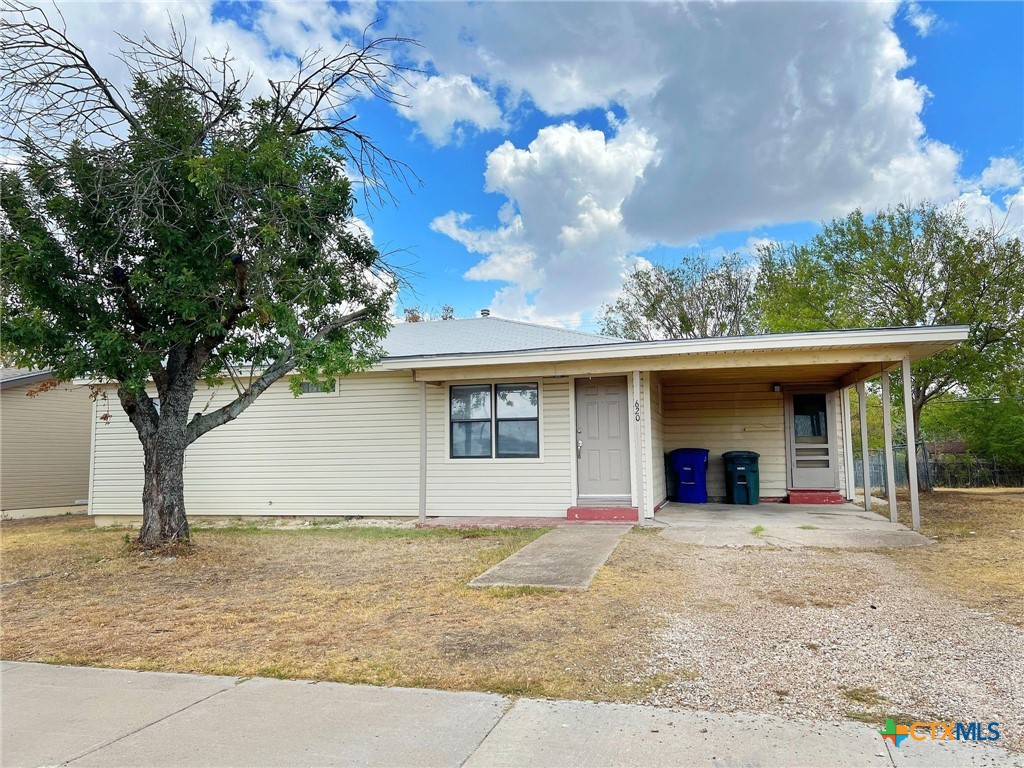 620 W Avenue B Property Photo 2