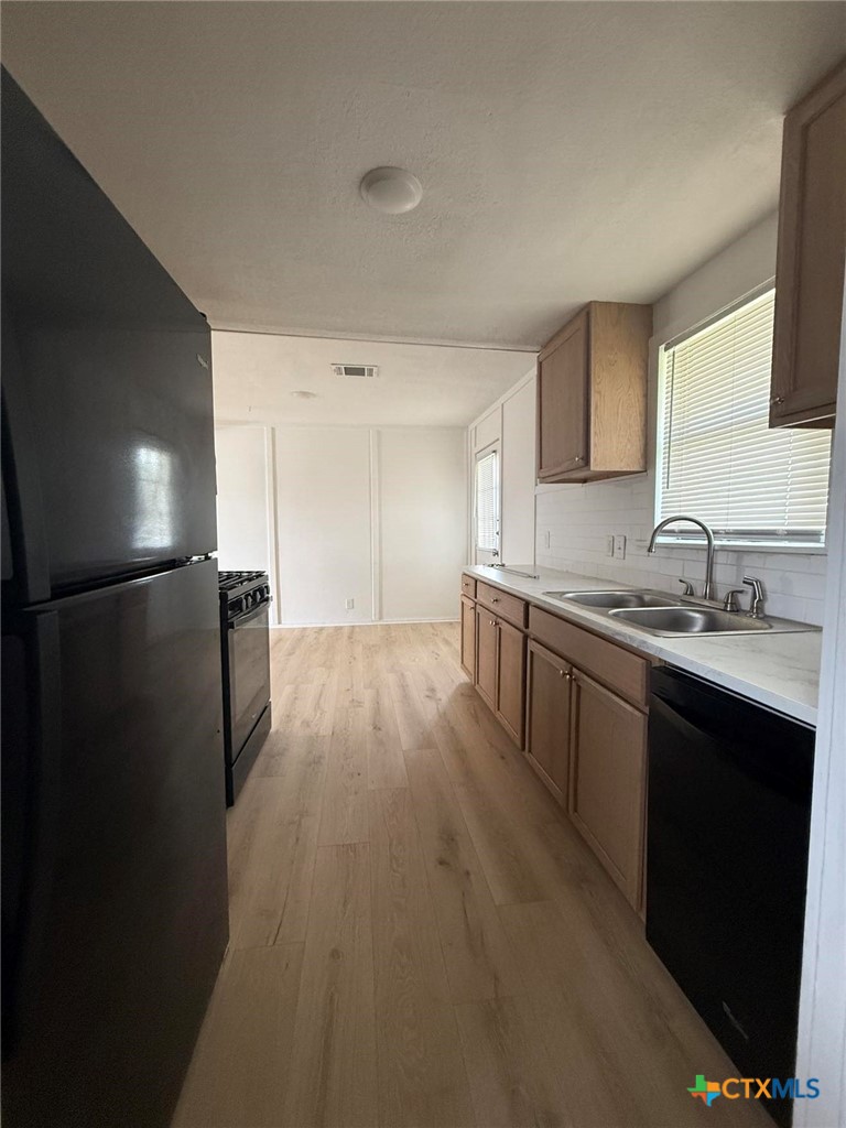 620 W Avenue B Property Photo 4