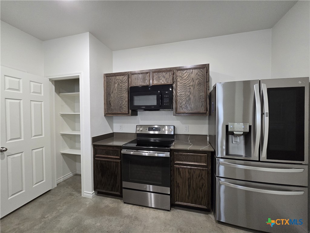 2318 Zanoletti Drive B Property Photo 10