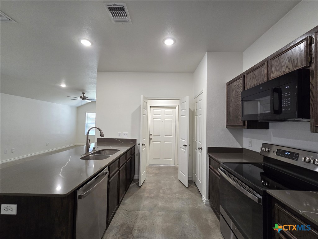 2318 Zanoletti Drive B Property Photo 11