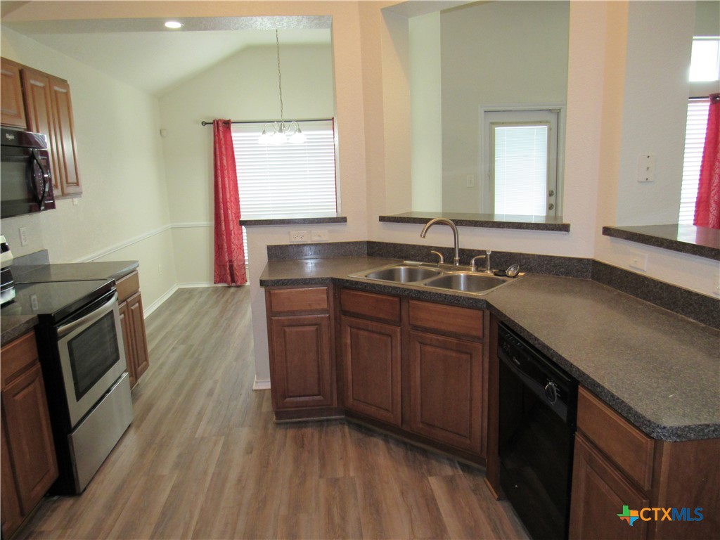 2911 Bastion Loop Property Photo 4