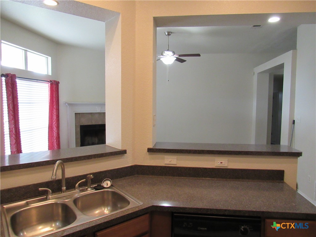 2911 Bastion Loop Property Photo 5