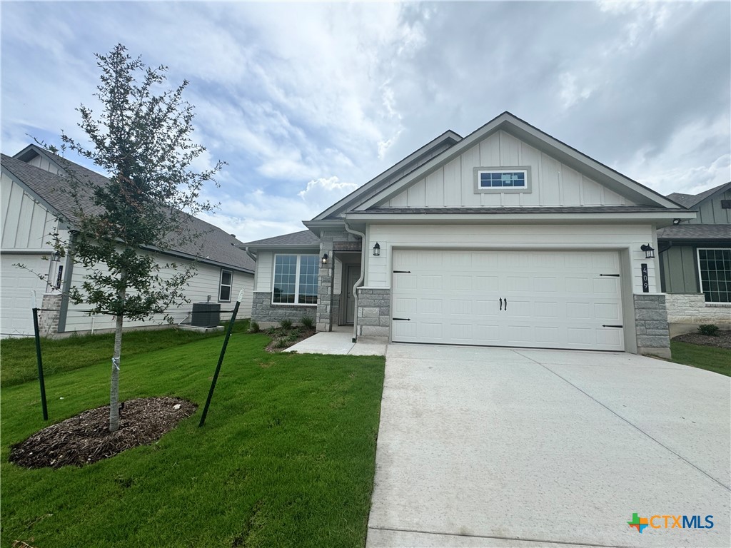 409 Presley Drive Property Photo 1