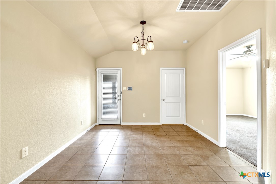 1048 Lilac Wind Property Photo 11