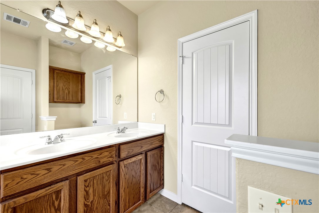 1048 Lilac Wind Property Photo 16