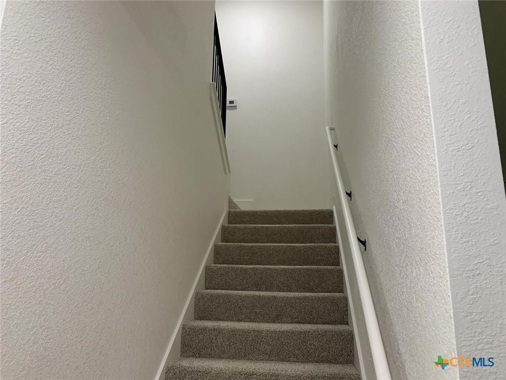 1858 Royal Loop Property Photo 9