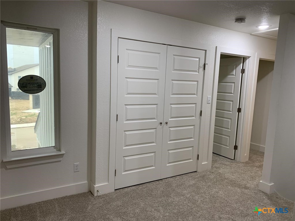 1858 Royal Loop Property Photo 10