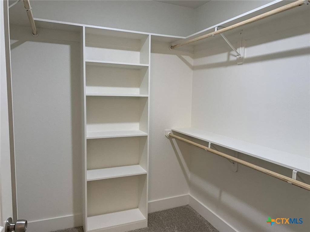 1858 Royal Loop Property Photo 12