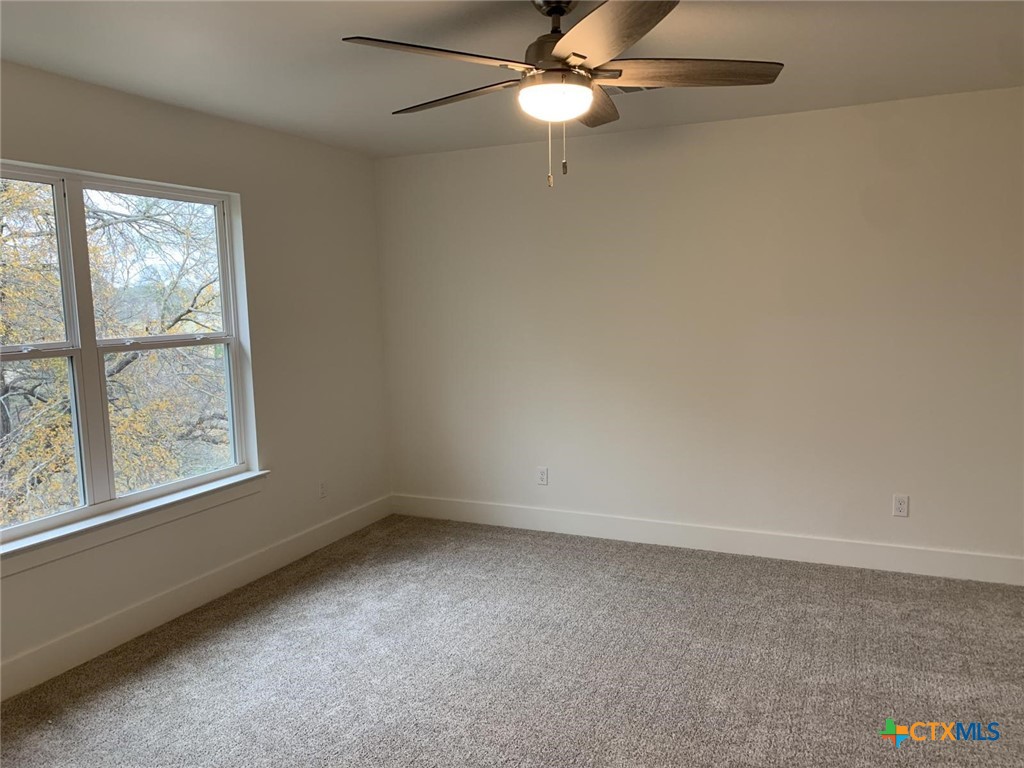 1858 Royal Loop Property Photo 14