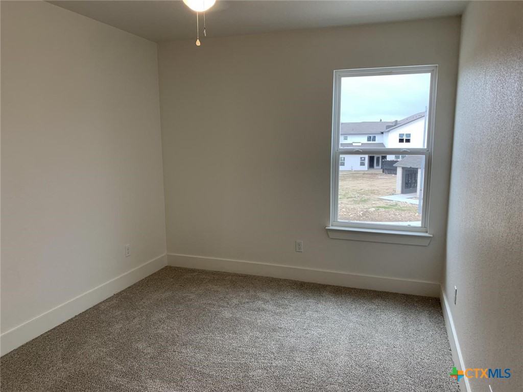 1858 Royal Loop Property Photo 20