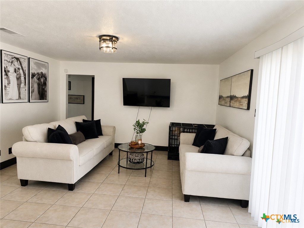 2207 Coach Drive Property Photo 6
