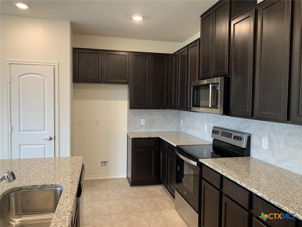 1216 Long Creek Lane Property Photo 6