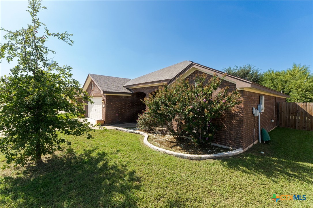 3911 Salt Fork Drive Property Photo 1