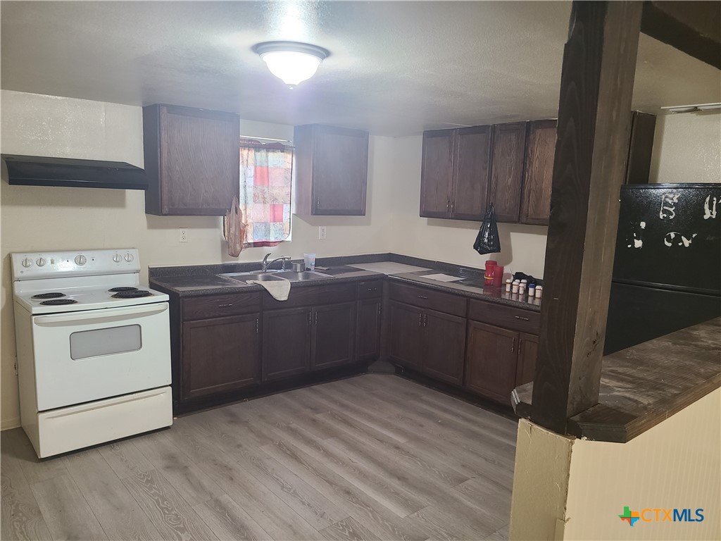 1314 E Power Avenue Property Photo 7