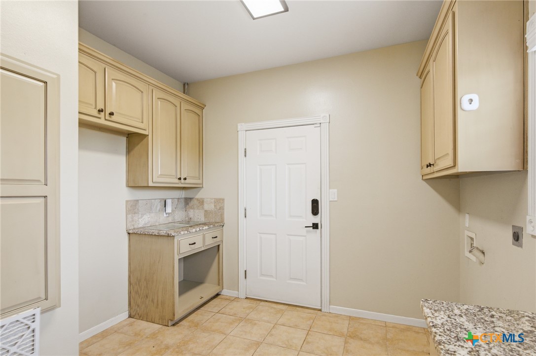 273 Shannon Valley Drive Property Photo 14