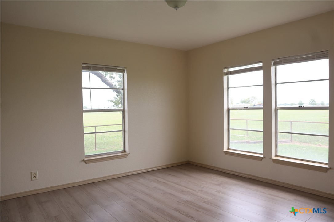 707 Old Seguin Luling Property Photo 17