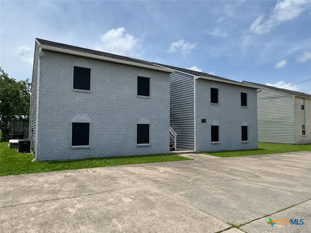 409 S Bauer Drive Property Photo 1