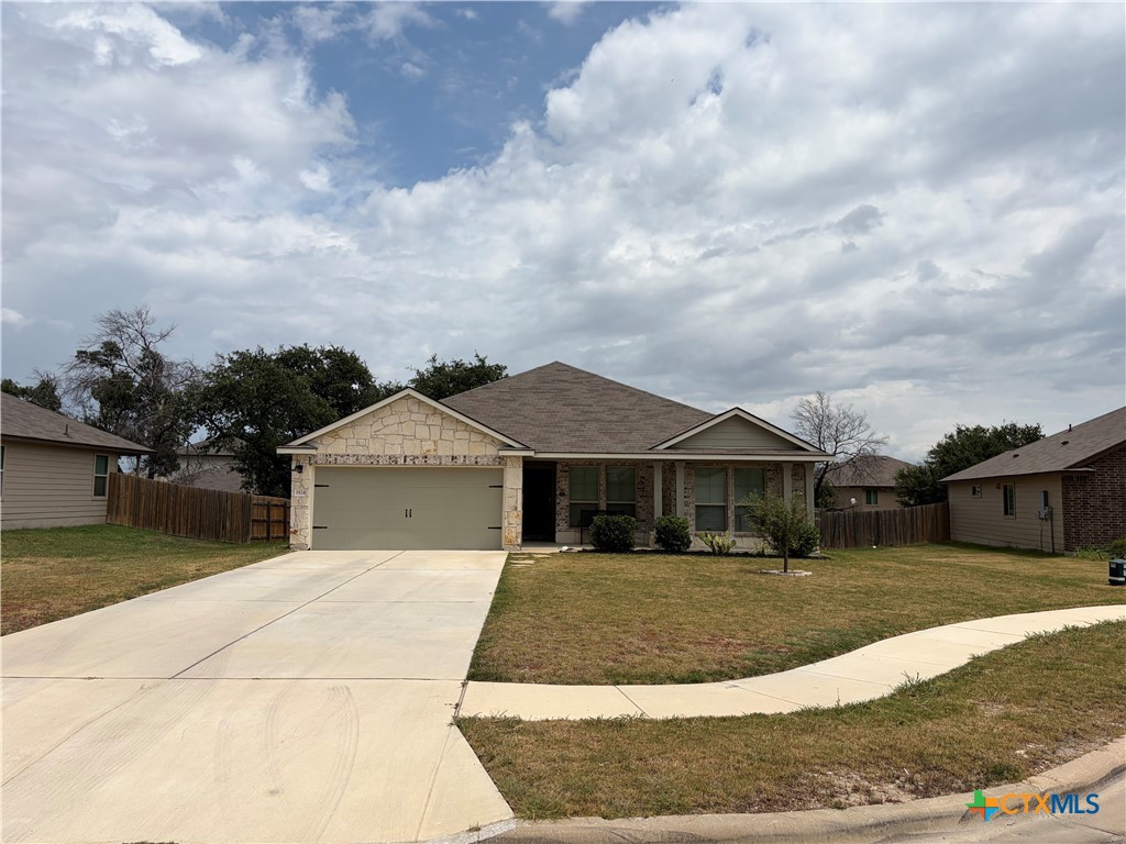1824 Fall Creek Court Property Photo 1