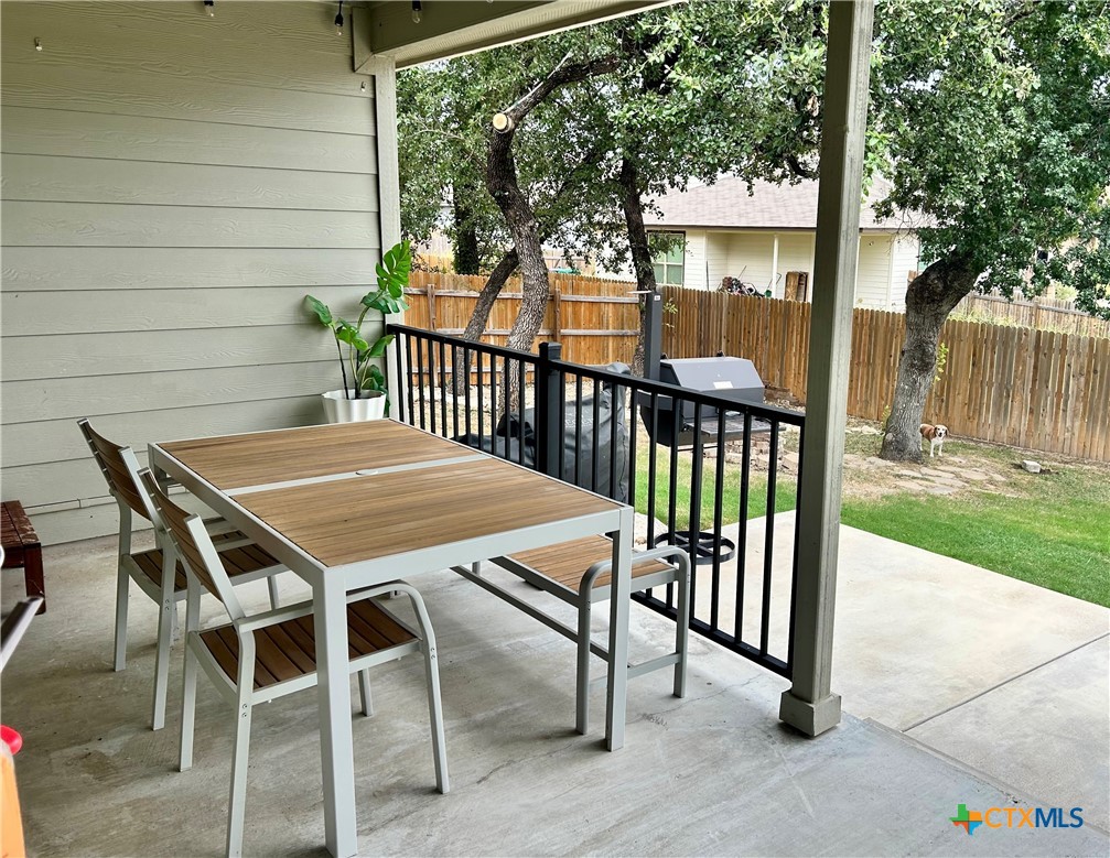 1824 Fall Creek Court Property Photo 2