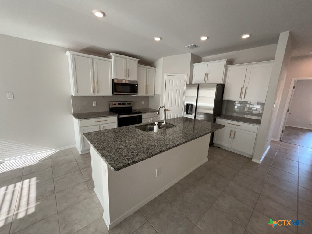 1824 Fall Creek Court Property Photo 10