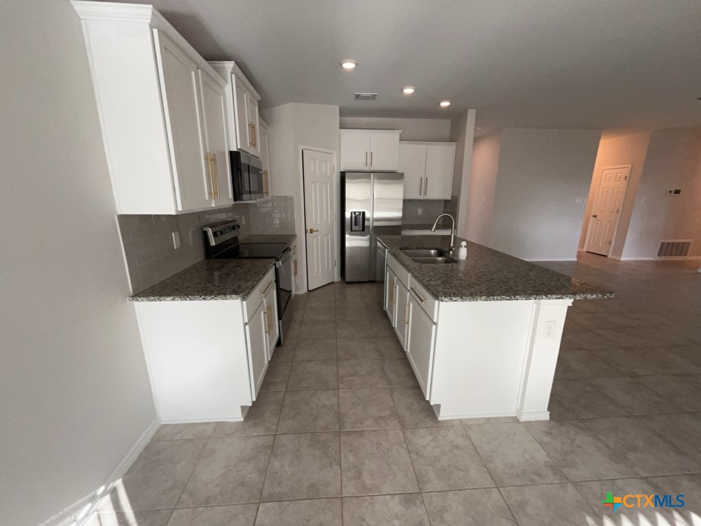 1824 Fall Creek Court Property Photo 11