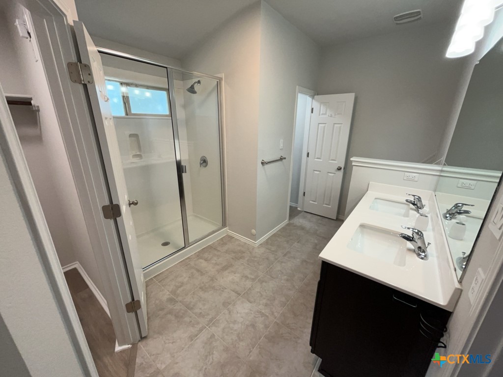 1824 Fall Creek Court Property Photo 24