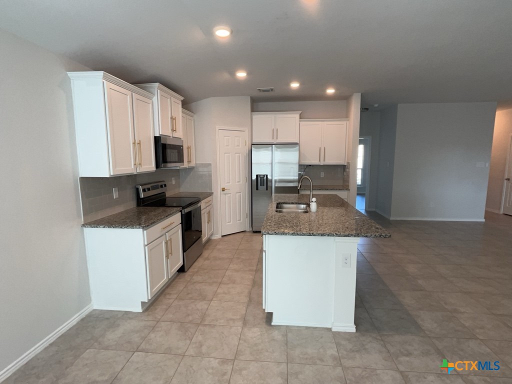 1824 Fall Creek Court Property Photo 34