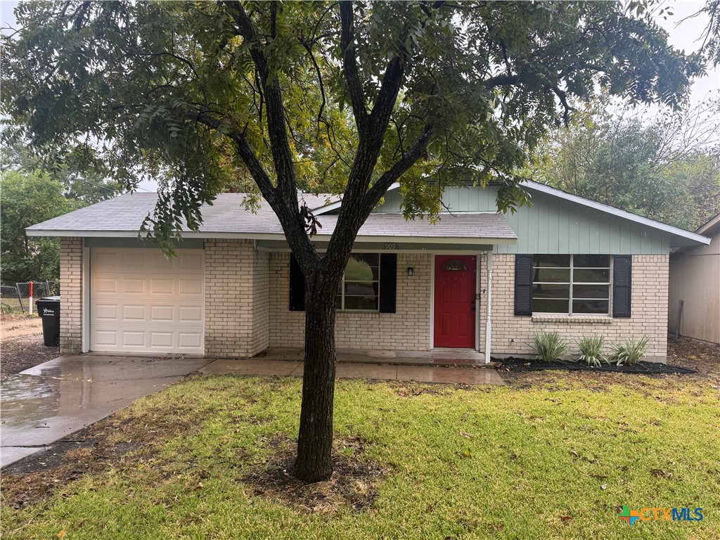 909 W Munroe Avenue Property Photo 1