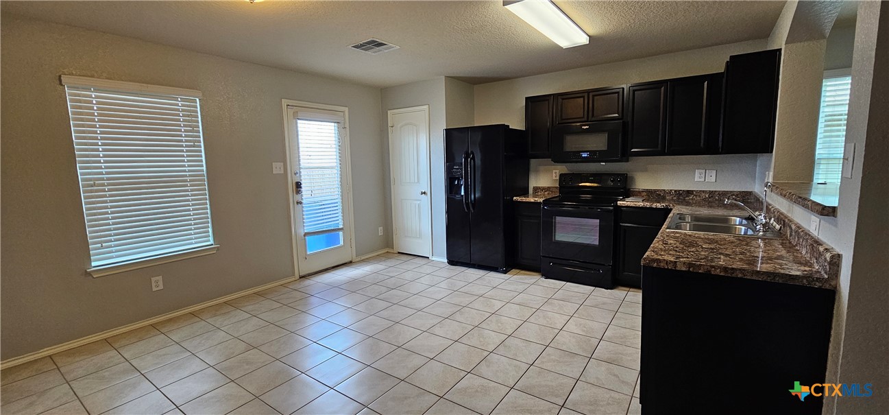 1024 Sandwell Court Property Photo 6