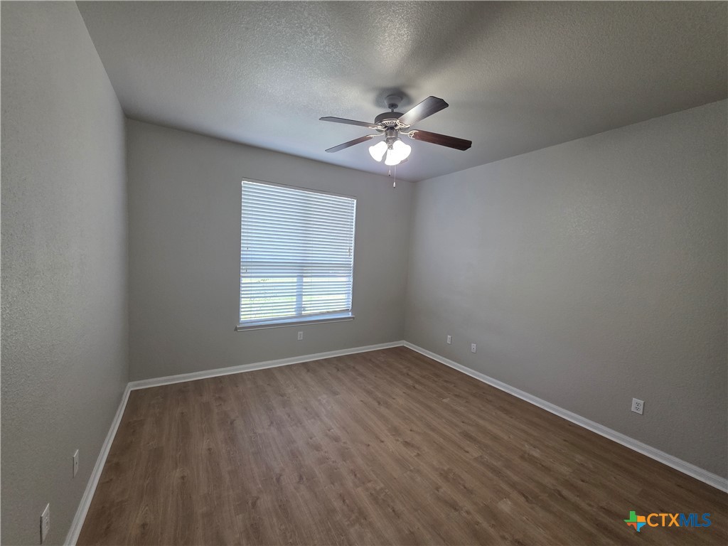 423 Wrought Iron Drive Property Photo 6