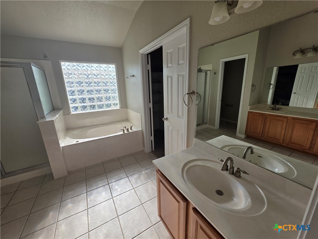 423 Wrought Iron Drive Property Photo 13