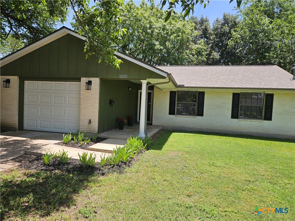 1225 W Coll Street Property Photo 2