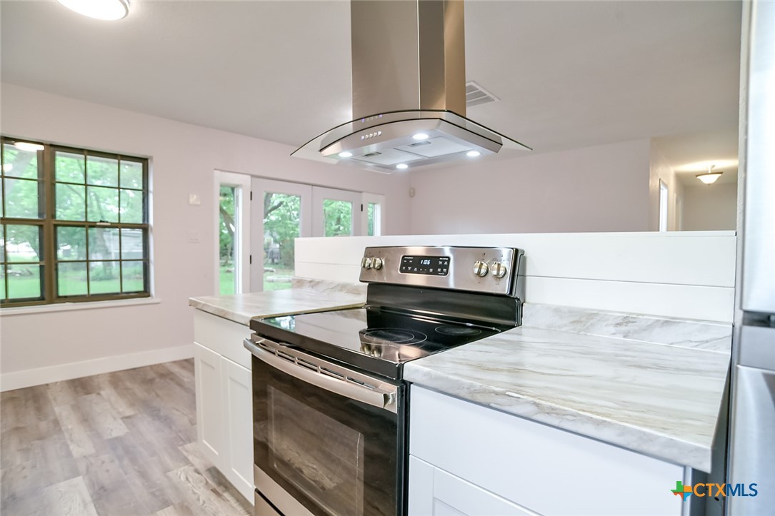 1225 W Coll Street Property Photo 4