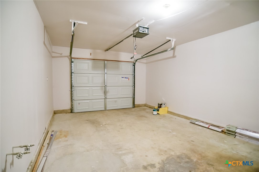 1225 W Coll Street Property Photo 8