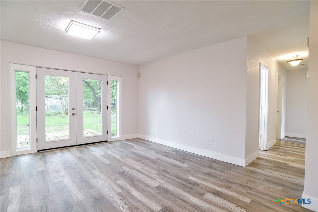 1225 W Coll Street Property Photo 12
