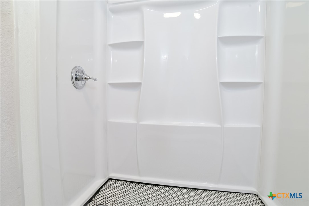 1225 W Coll Street Property Photo 19