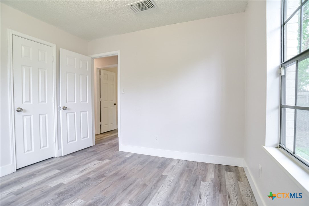 1225 W Coll Street Property Photo 21