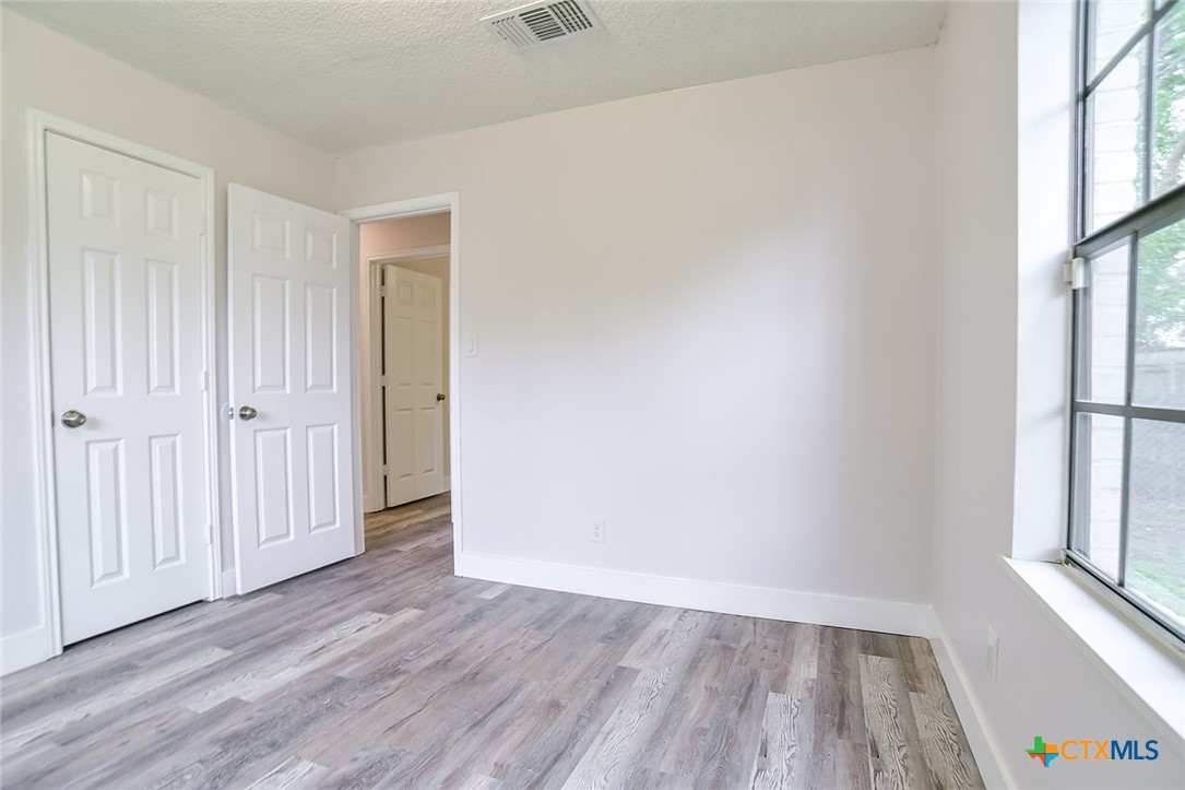 1225 W Coll Street Property Photo 22