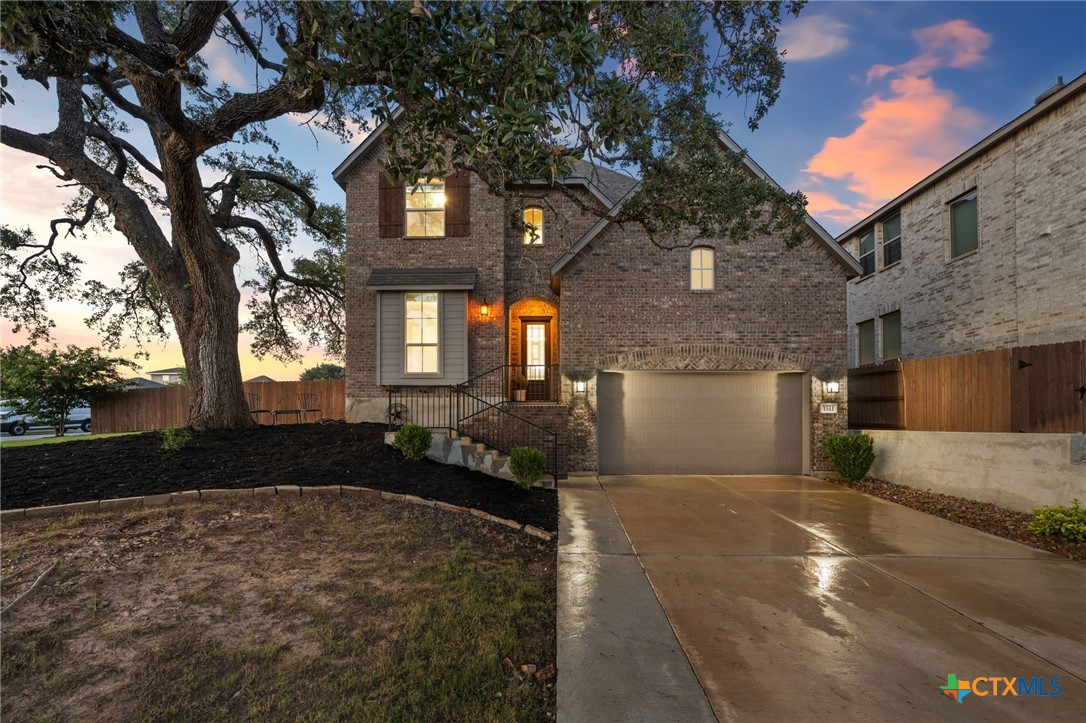 1511 Balcones Fault Property Photo 2