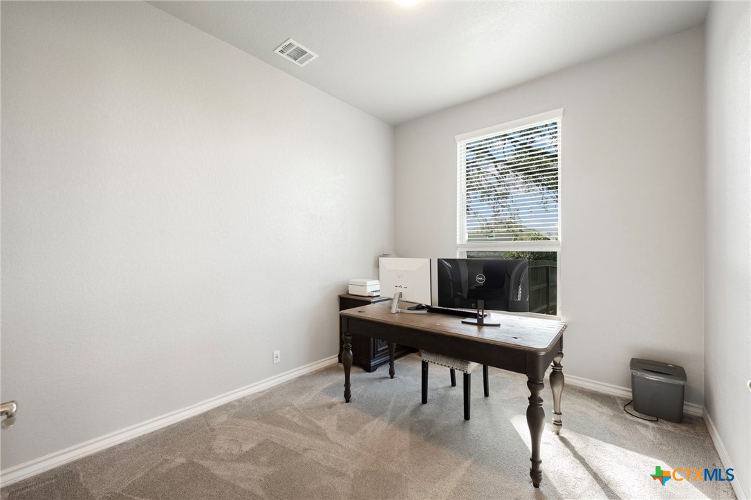 1511 Balcones Fault Property Photo 35
