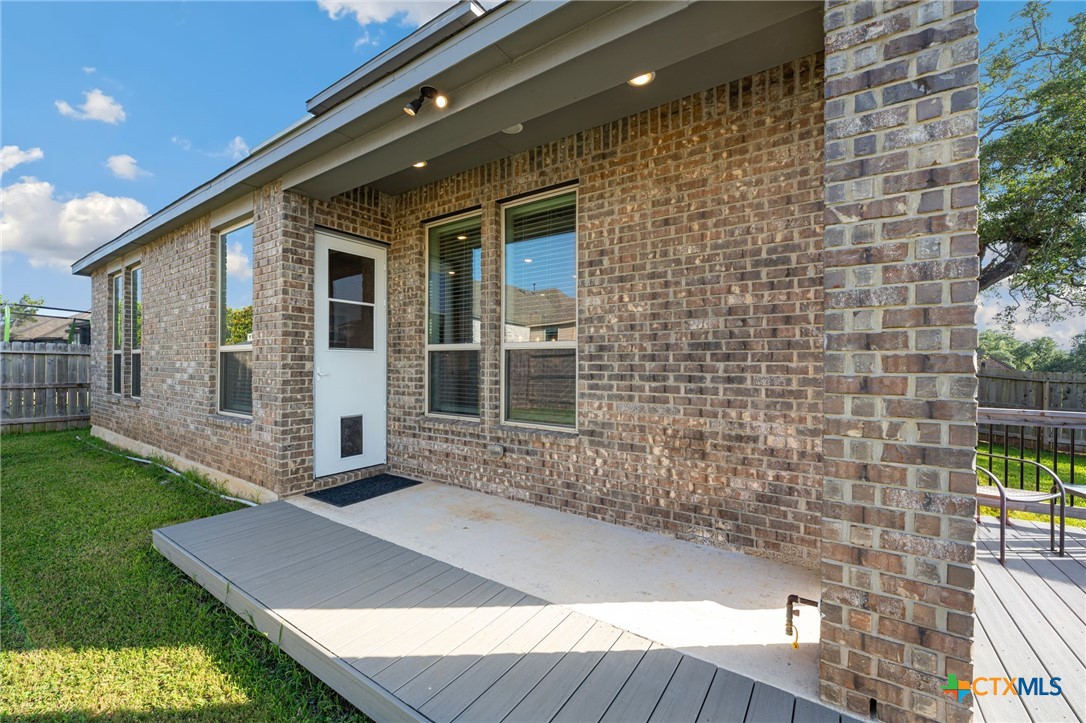1511 Balcones Fault Property Photo 39