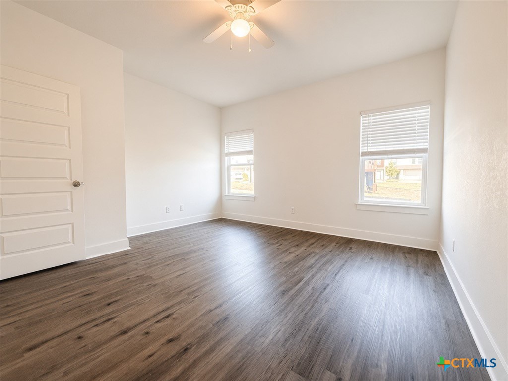 1907 Allie Way Property Photo 4