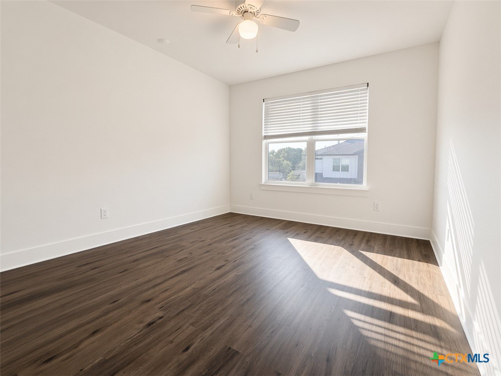 1907 Allie Way Property Photo 5