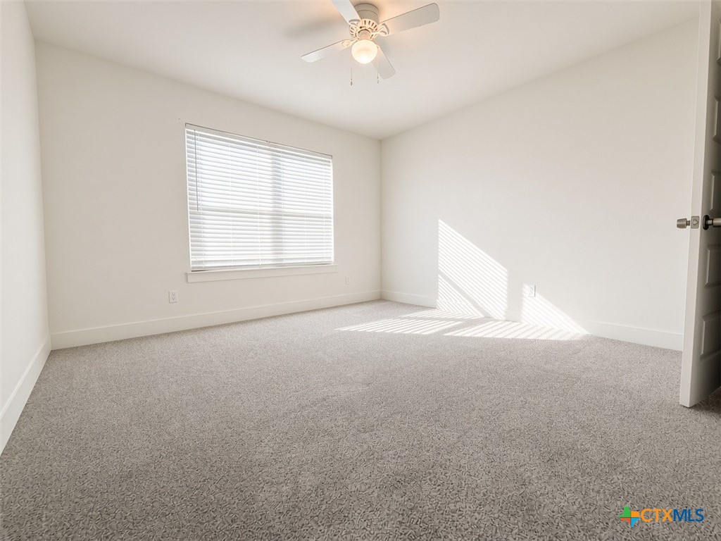 1907 Allie Way Property Photo 6