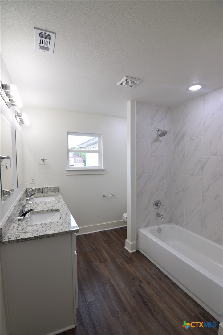 1907 Allie Way Property Photo 8